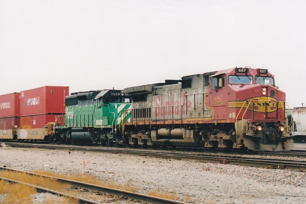 BNSF 687 East